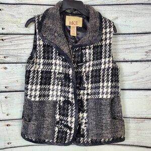 BKE Women’s Black White Plaid Toggle Vest Wool Blend Size L Sleeveless Winter La